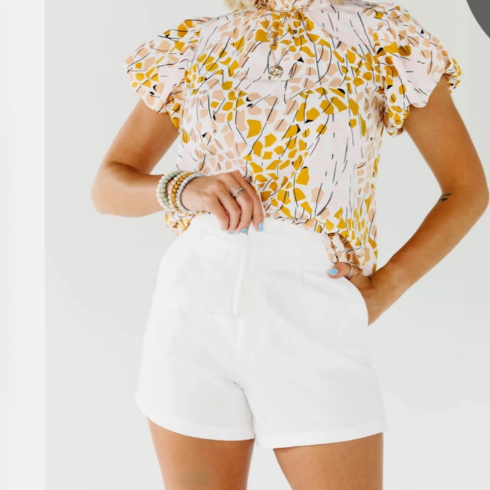 Love Tree white Linen Elastic Back Clasp Zipper and R
Tie Waist shorts